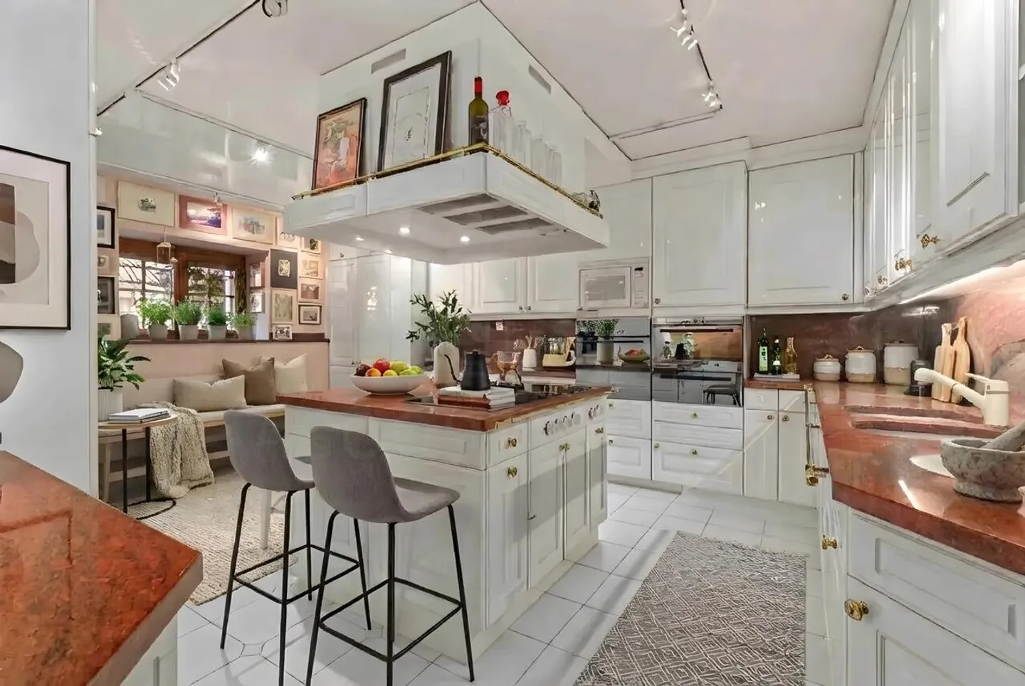 Charming village house with independent duplex studio - Photo 4 of 13