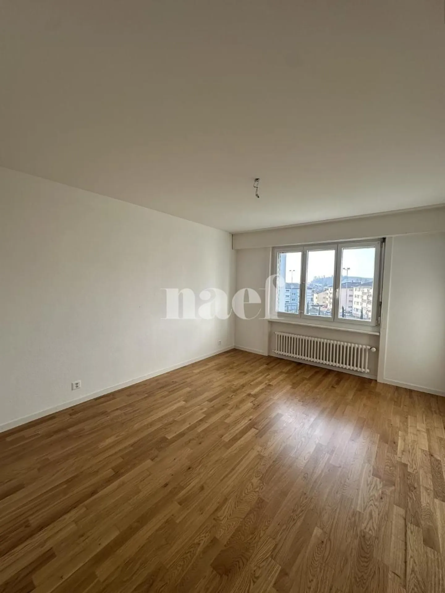 Four-Room Apartment with Balcony - Photo 4 of 8