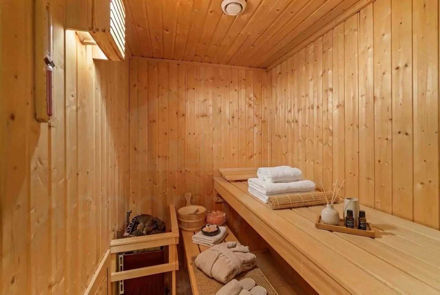 Charming village house with independent duplex studio - Photo 12 of 13