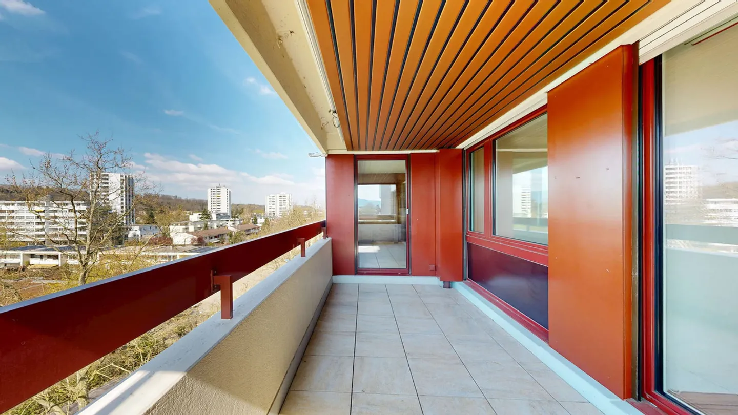 Appartamento centrale di 4 stanze con balconi - Foto 7 di 23