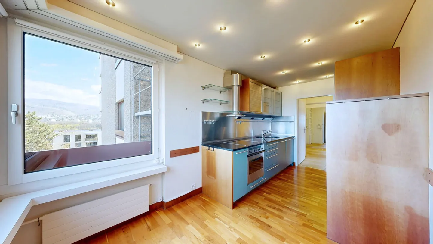 Appartamento centrale di 4 stanze con balconi - Foto 10 di 23