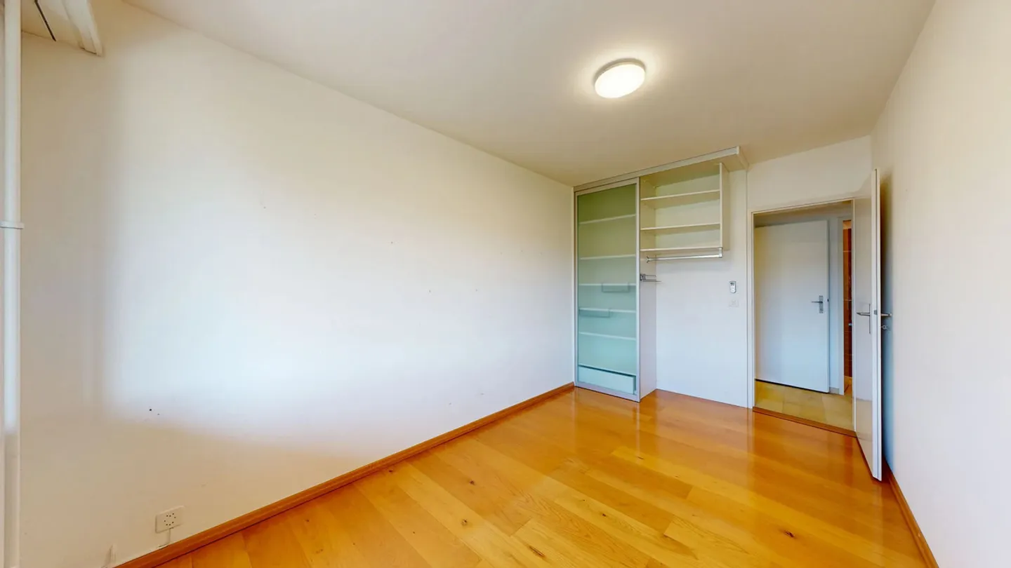 Appartamento centrale di 4 stanze con balconi - Foto 15 di 23