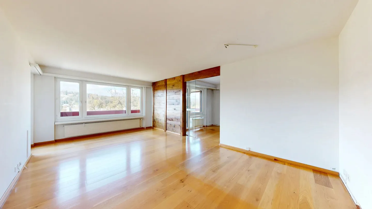 Appartamento centrale di 4 stanze con balconi - Foto 1 di 23