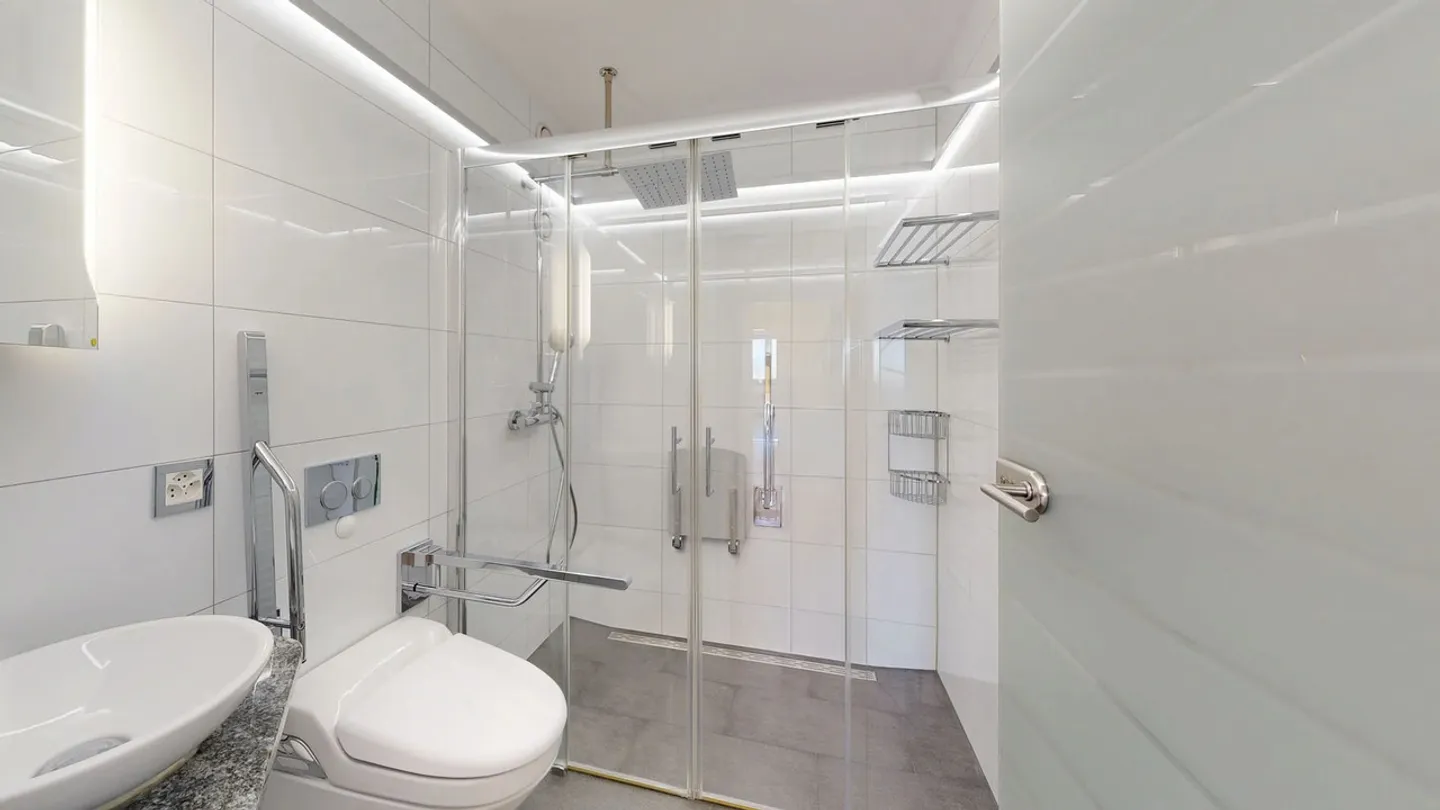 Appartamento centrale di 4 stanze con balconi - Foto 18 di 23