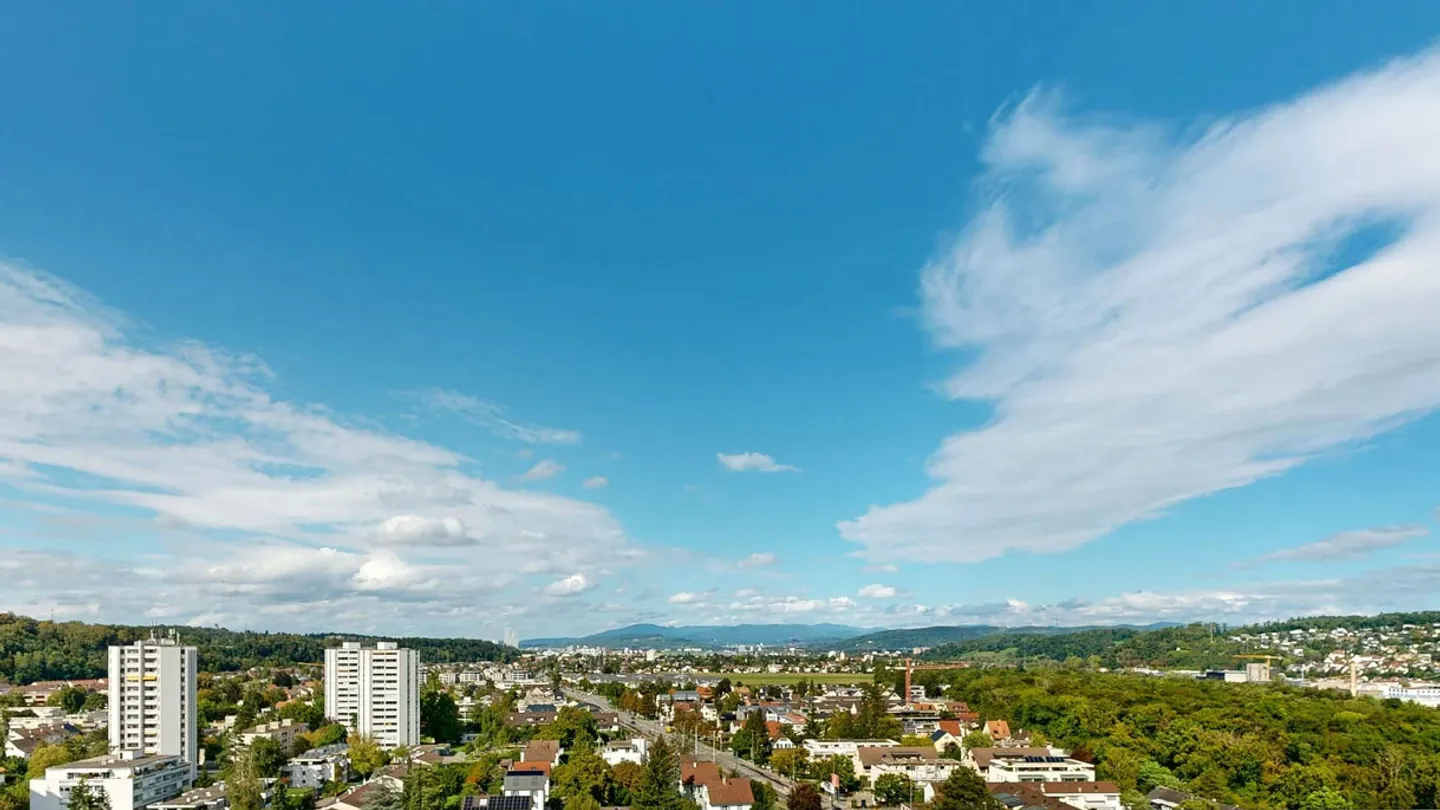 Appartamento centrale di 4 stanze con balconi - Foto 21 di 23