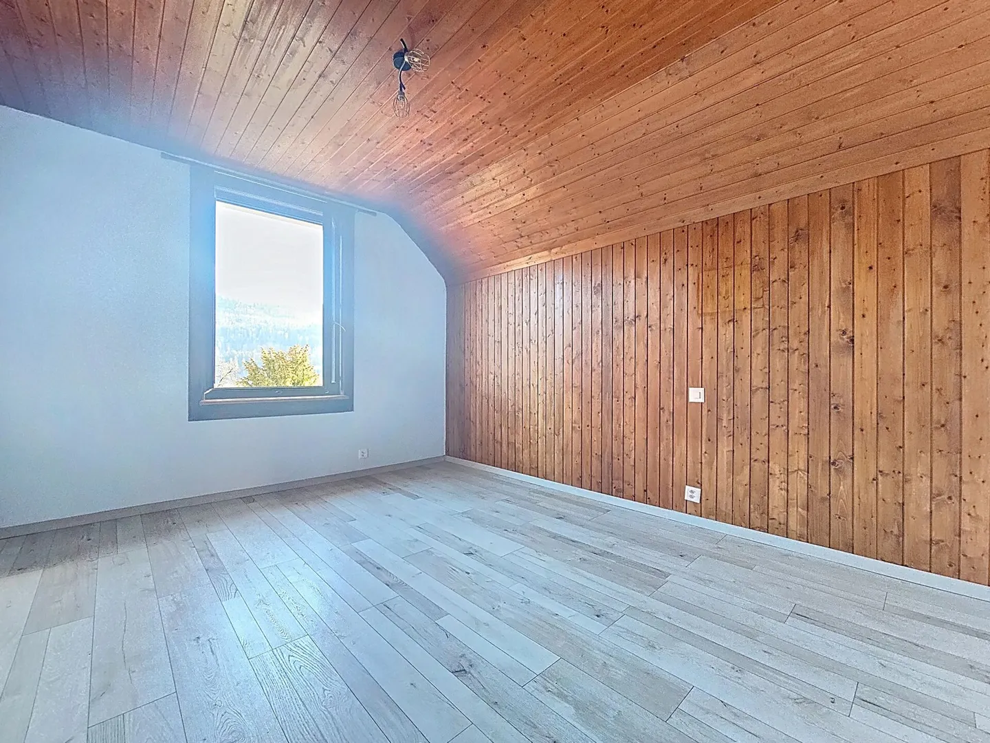 Casa di 5,5 stanze con grande giardino a Saint-Imier - Foto 10 di 16