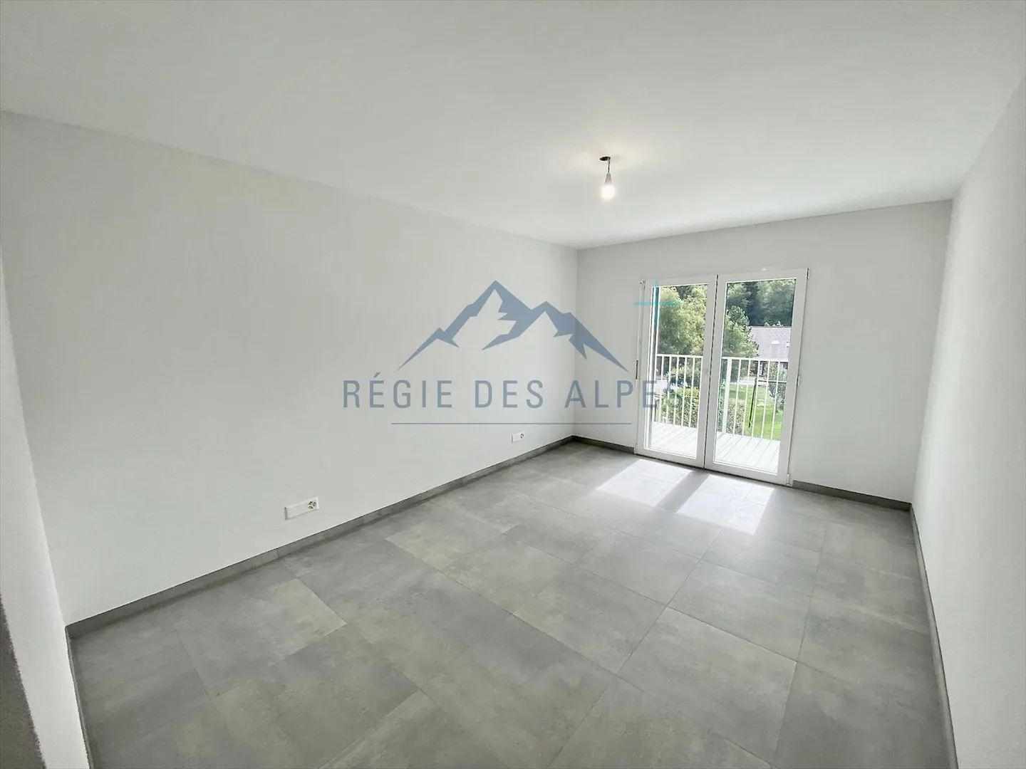 2.5 Room Apartment - Photo 4 of 7
