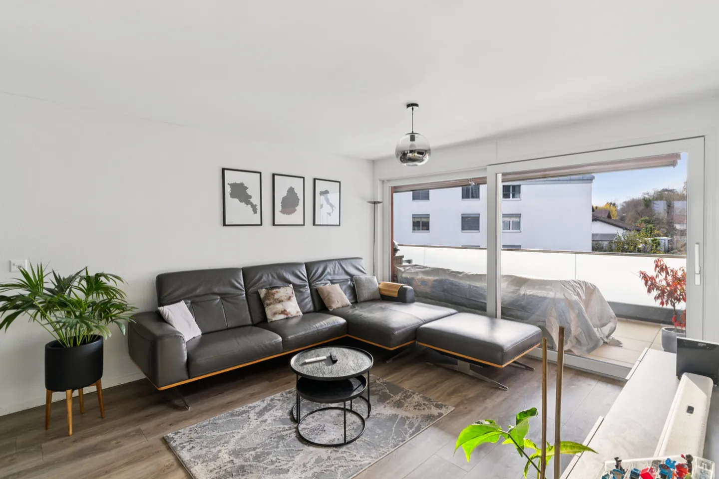 Superbe appartement moderne de 4.5 pièces avec terrasse et véranda ! - Photo 3 sur 11