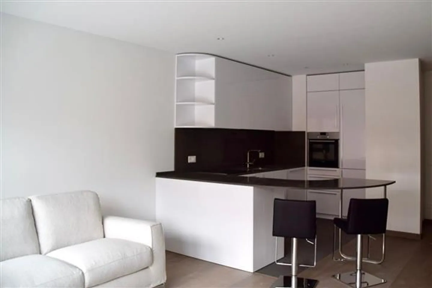 Massagno: 2.5-Room Apartment - Photo 2 of 4