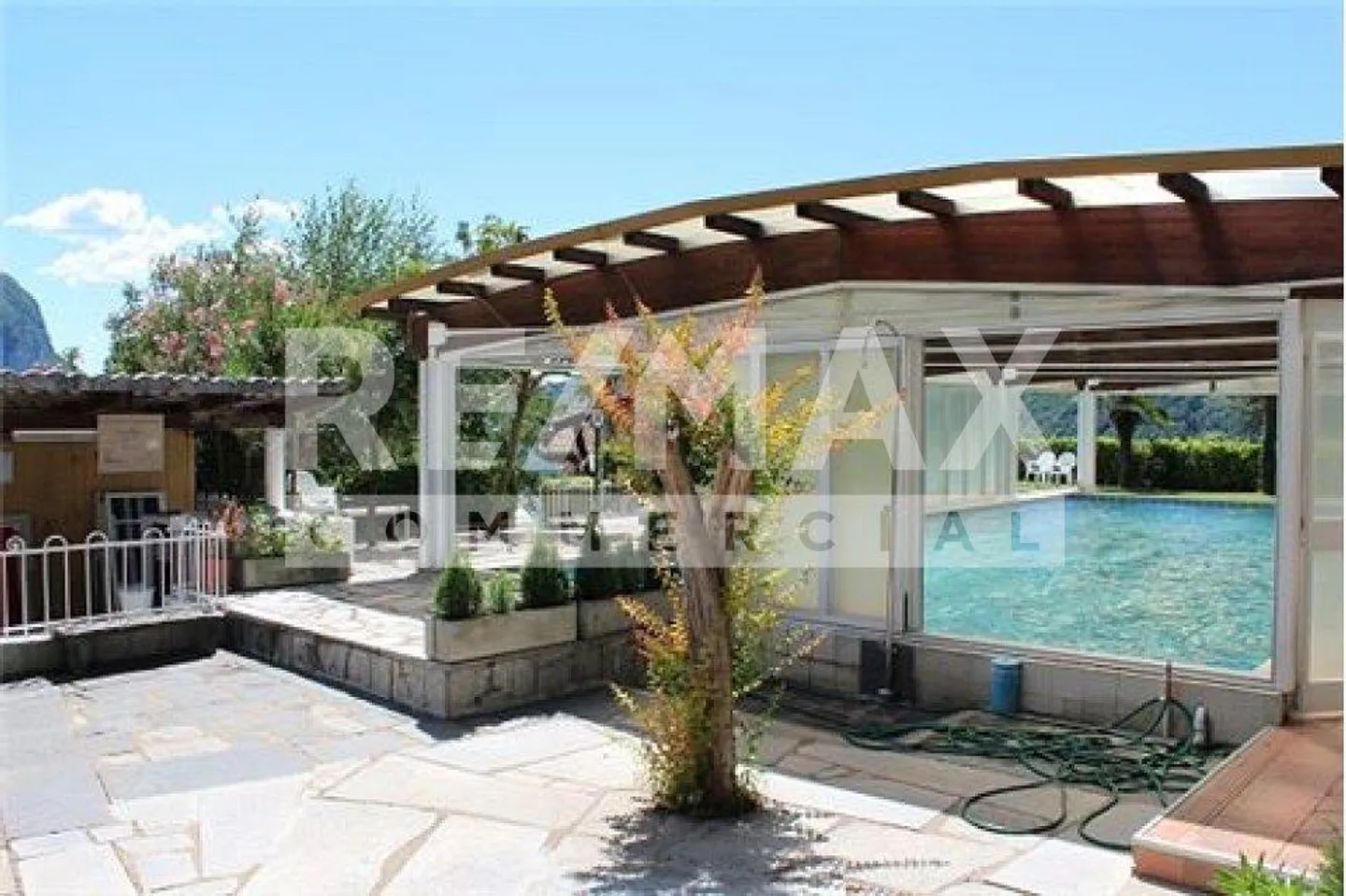 Hotel with magnificent park and lake view - Photo 11 of 13