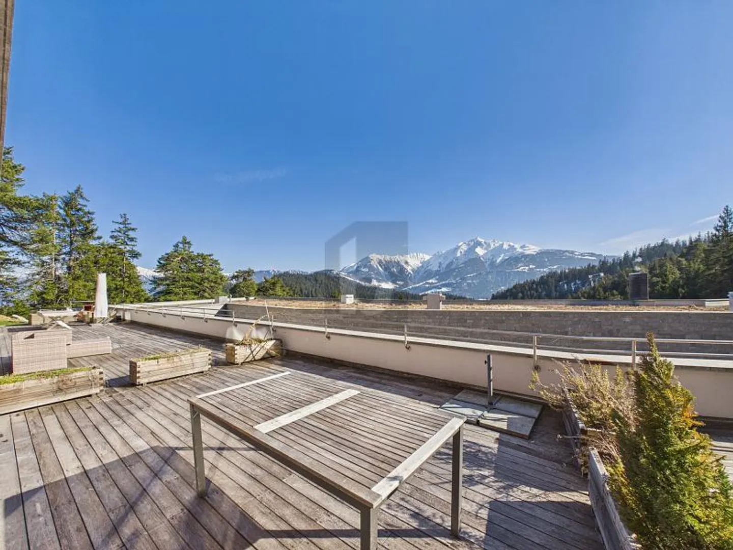 Modernes Apartment mit grosser Terrasse - Foto 1 von 6