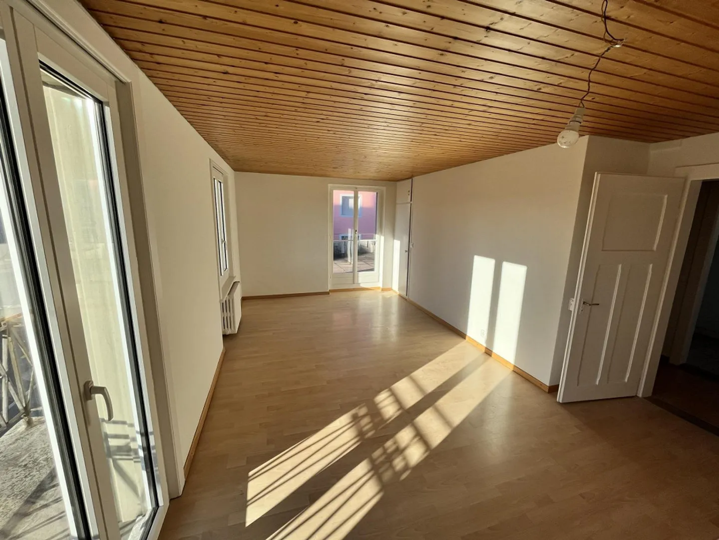 Modernes Apartment mit Terrasse - Foto 5 von 5