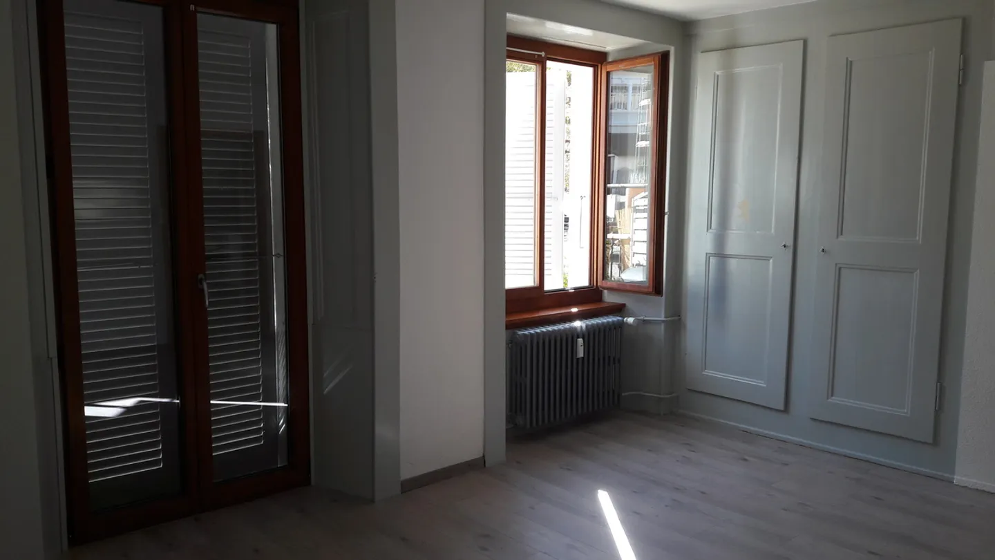 Single-storey apartment with terrace - Photo 3 of 6