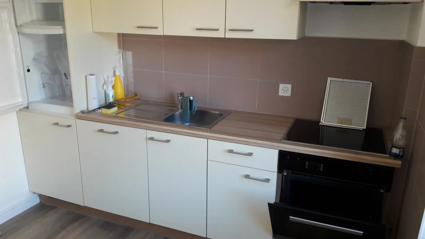 Single-storey apartment with terrace - Photo 4 of 6