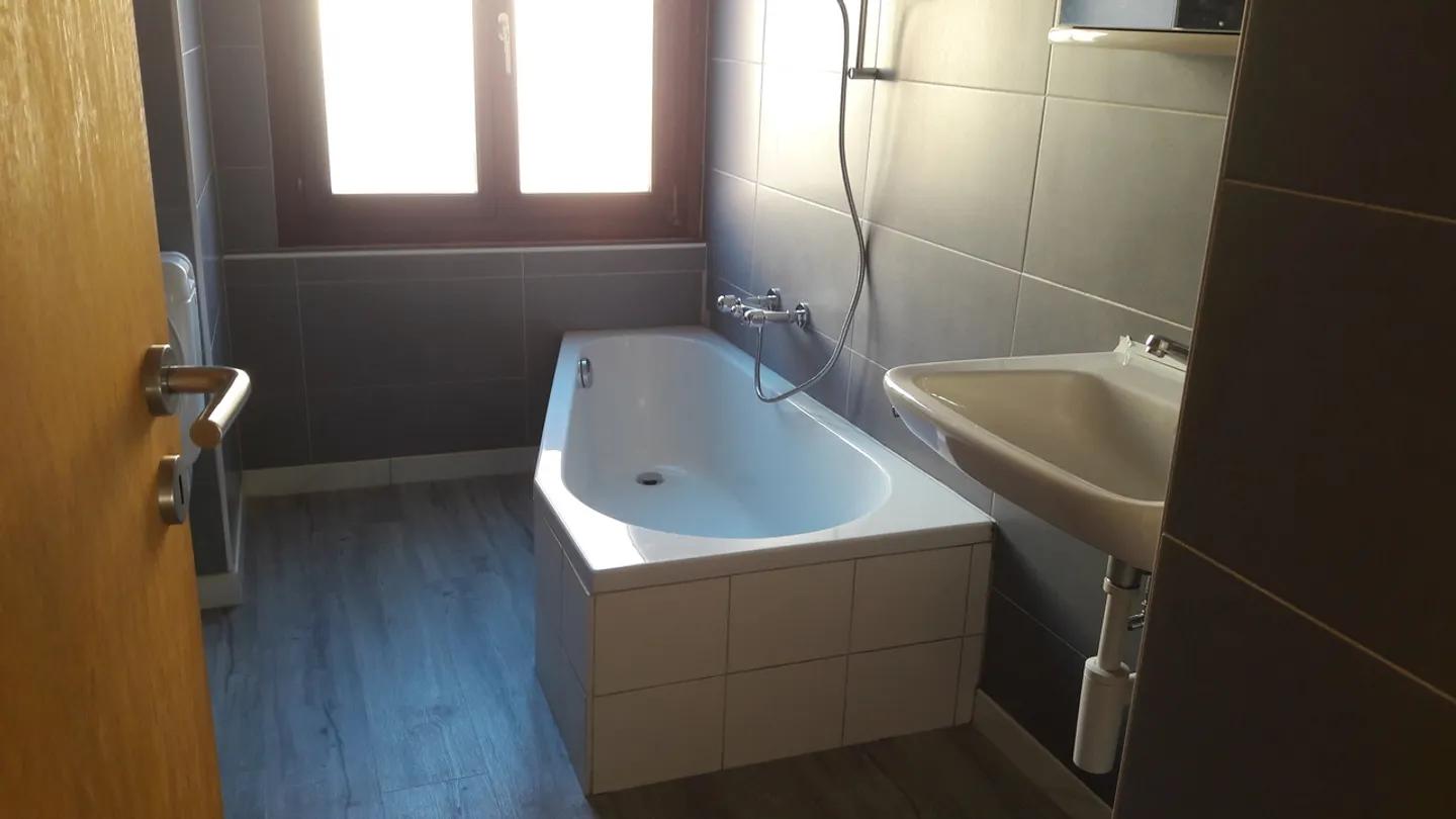 Single-storey apartment with terrace - Photo 6 of 6