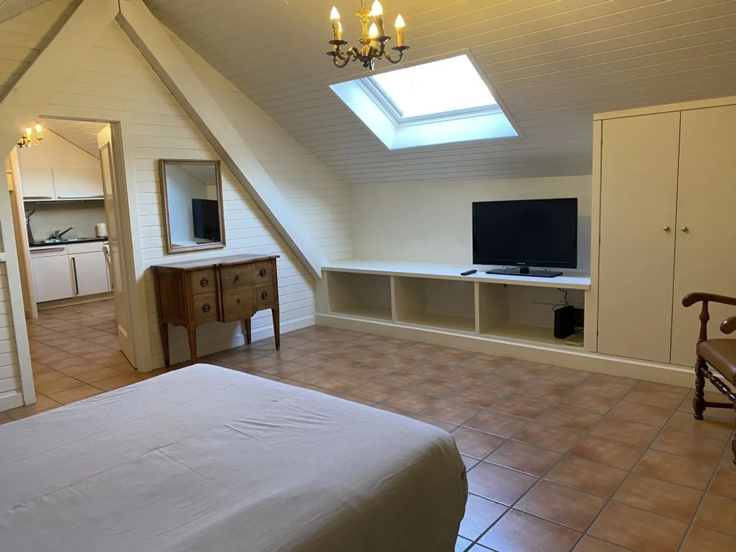 Bellissimo appartamento arredato e mansardato con 2 stanze a Carouge (Ginevra) - Foto 1 di 4