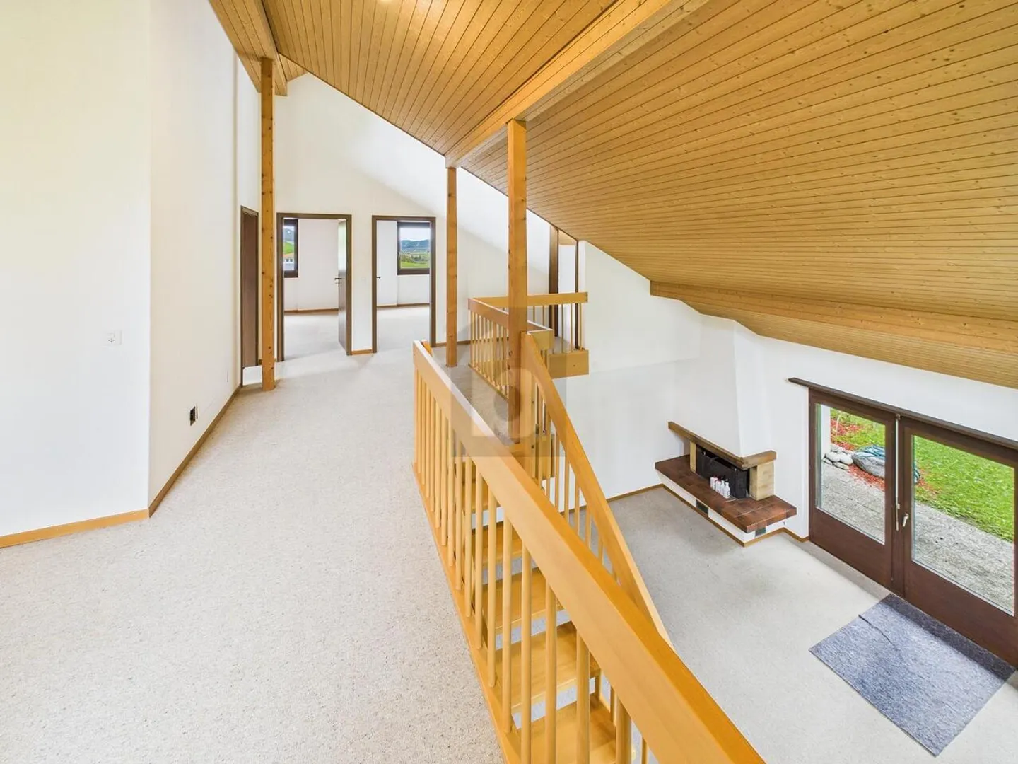 SPACIOUS AND QUIET WITH LOTS OF PRIVACY - Photo 3 of 6