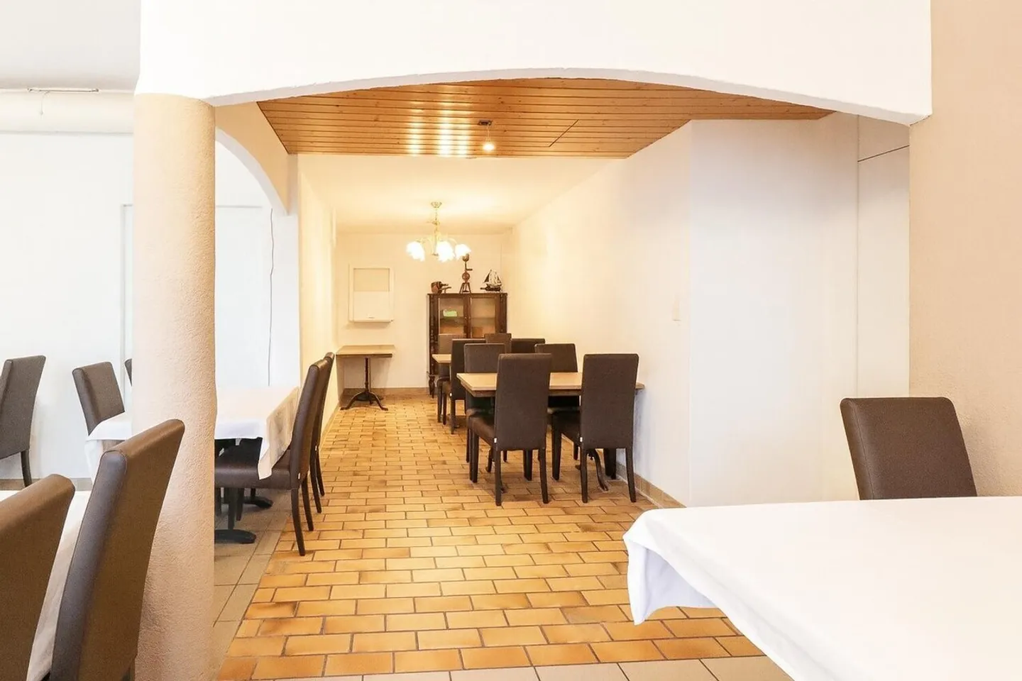 Ristorante attraente con sala eventi e grande terrazza in affitto - Foto 10 di 13
