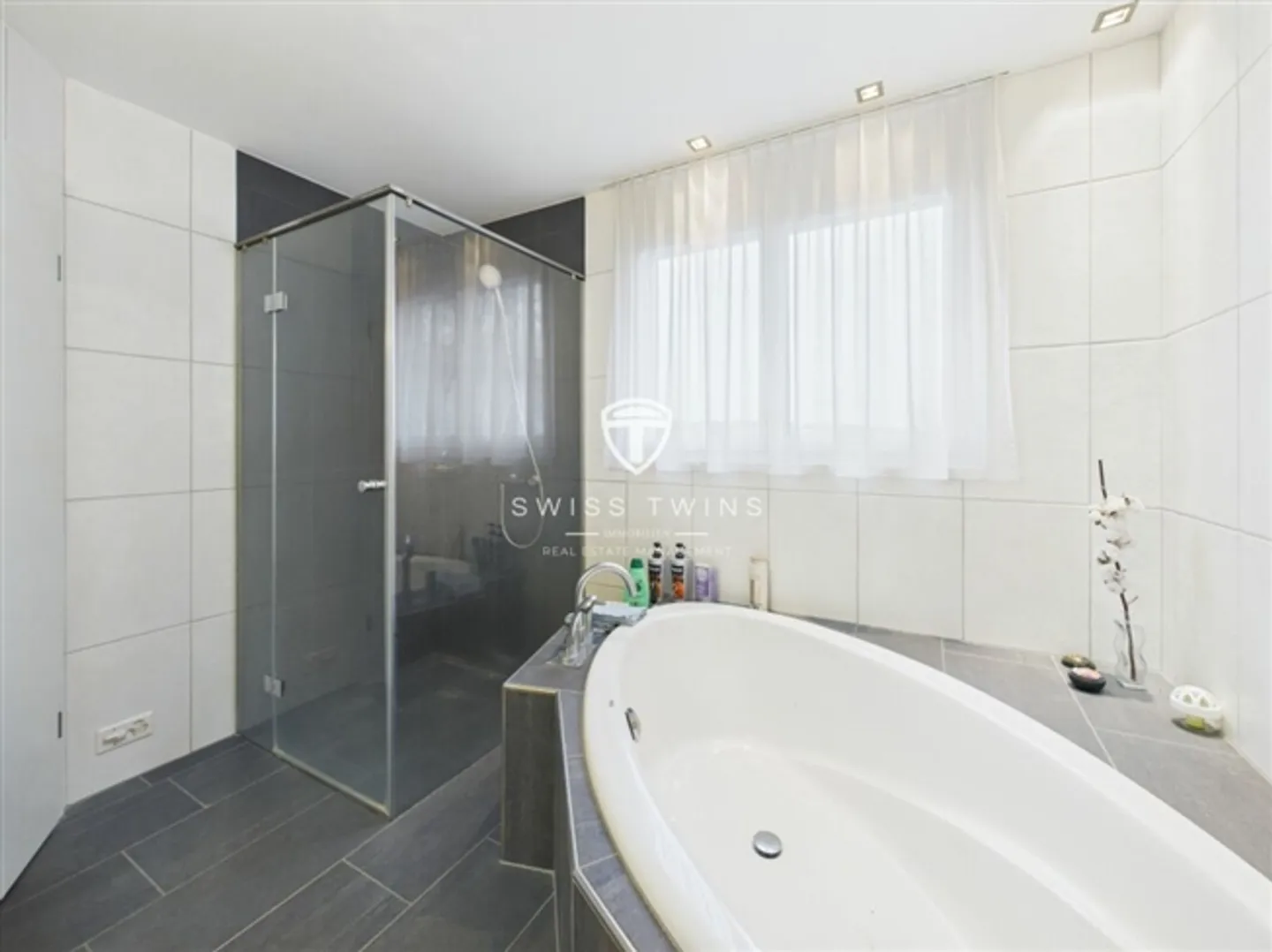 5½-Room Maisonette Apartment with Panorama and Mountain View - Photo 14 of 20