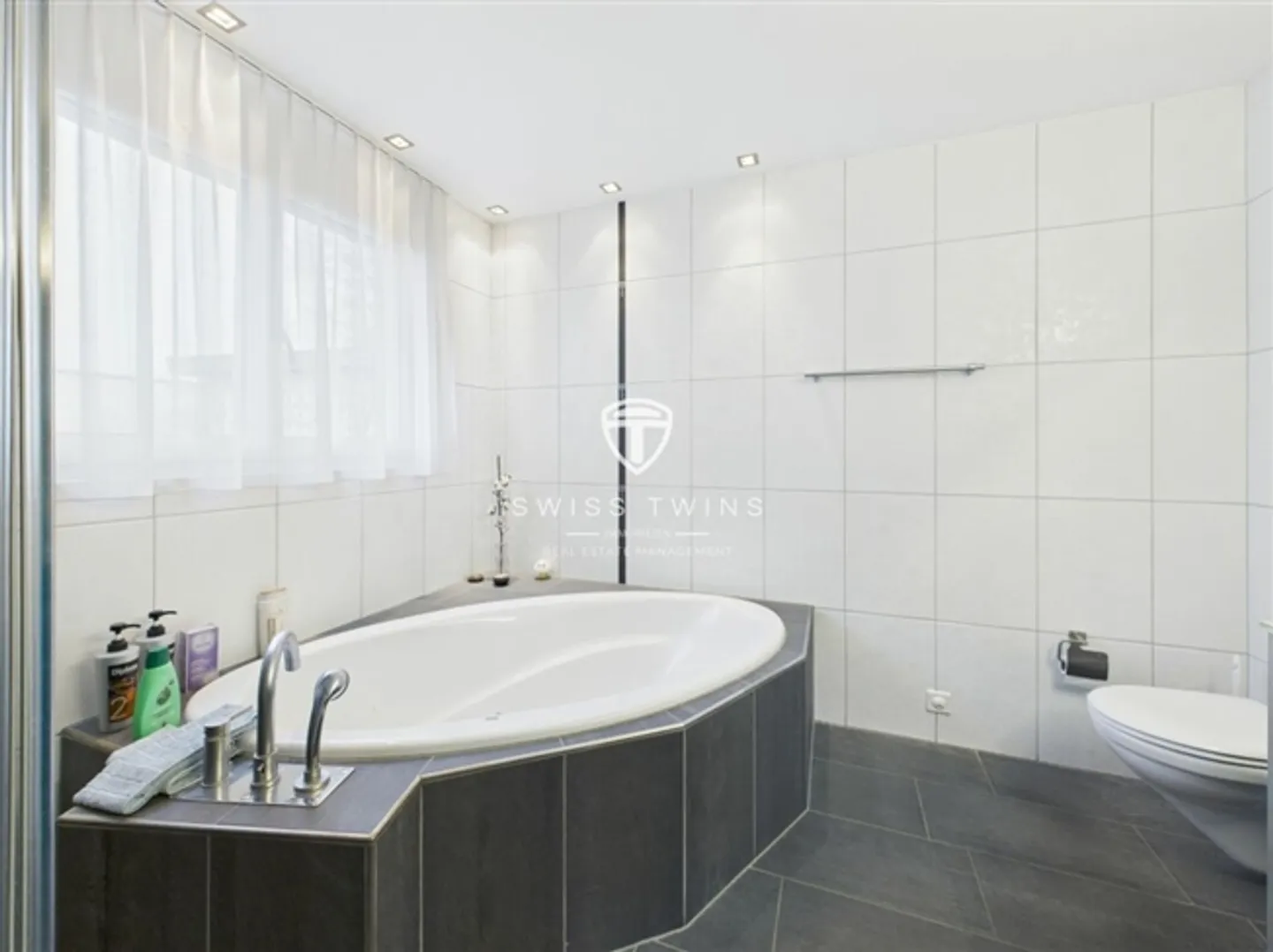 5½-Room Maisonette Apartment with Panorama and Mountain View - Photo 15 of 20