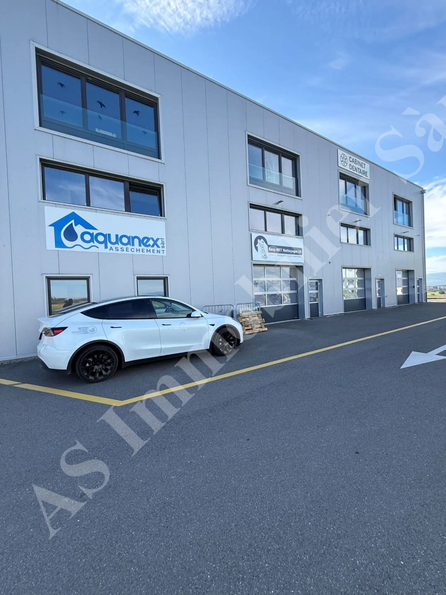 À louer à Assens - Espace commercial lumineux de 61 m² - Photo 1 sur 7