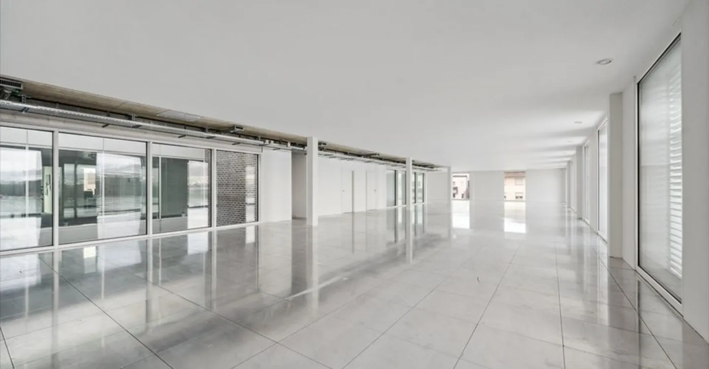 Edificio ad uso misto in affitto - Foto 1 di 8