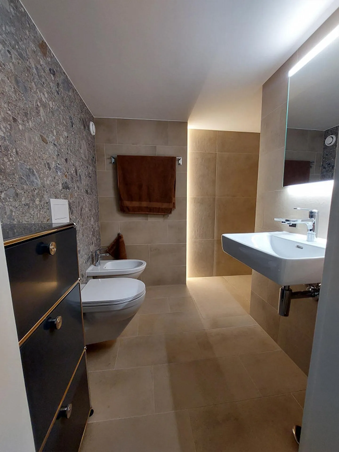 Terrace Apartment with Privacy - Photo 10 of 20