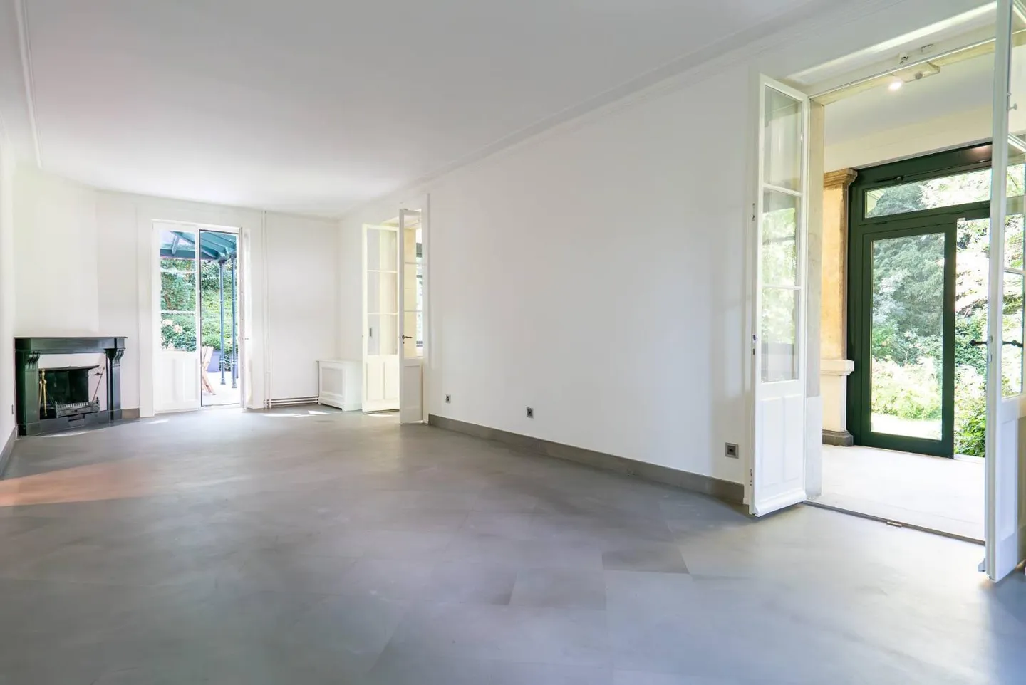 10-Zimmer-Haus - Foto 1 von 2