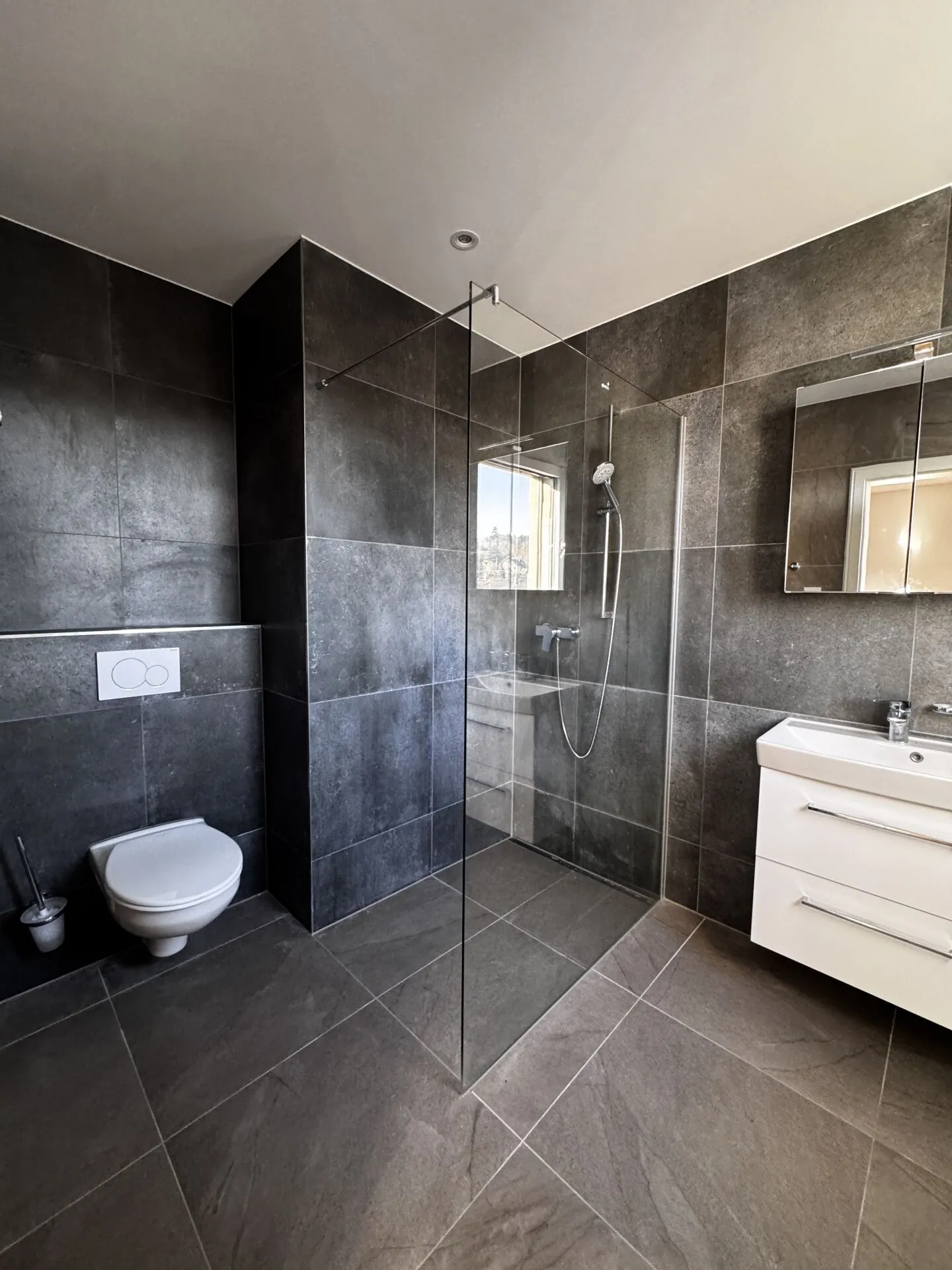 La tua nuova casa nel verde - appartamento di 3,5 stanze con comfort - Foto 4 di 9
