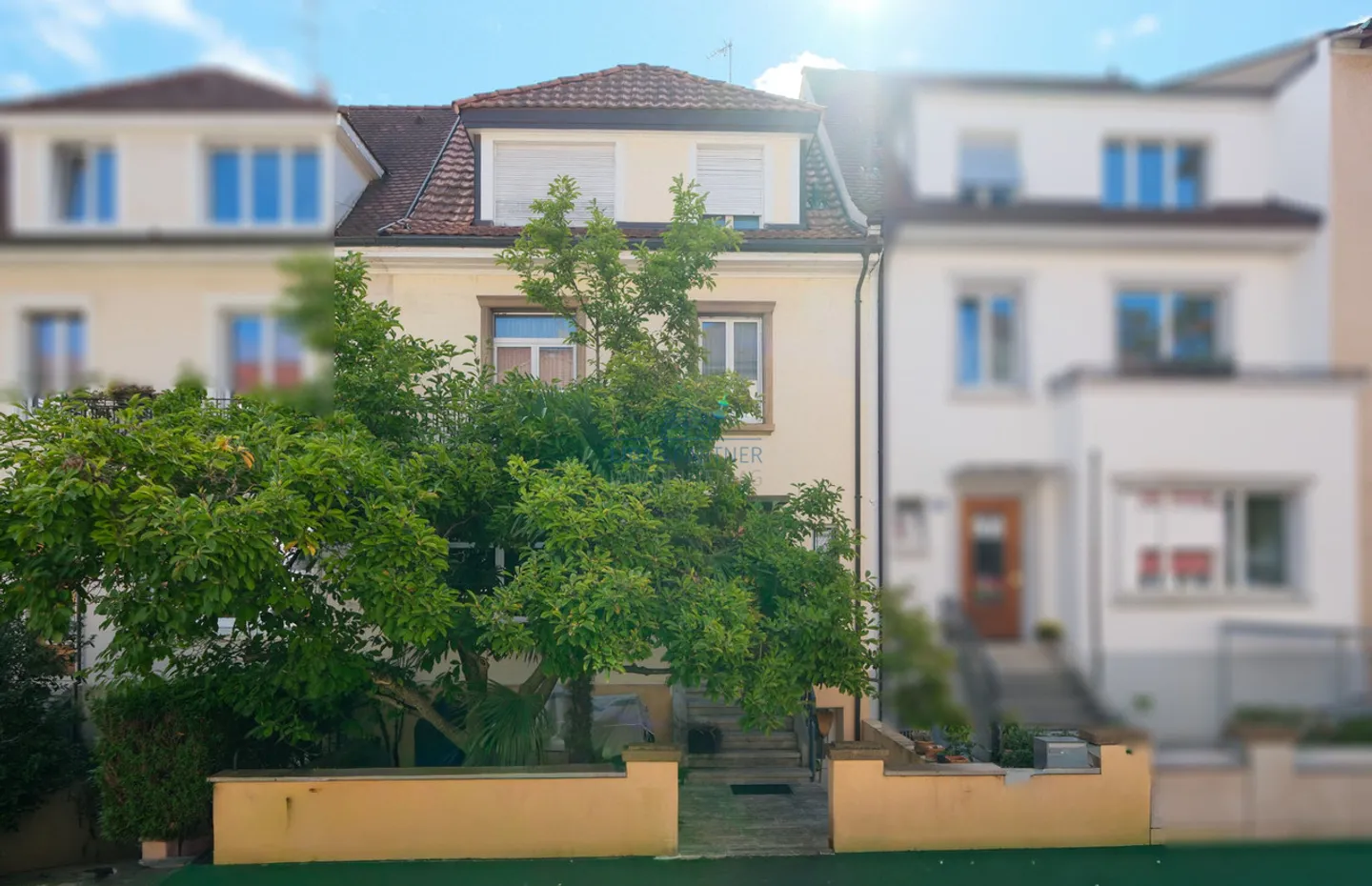 Maison de ville rénovée avec style, 6 chambres, jardin et terrasse - Photo 1 sur 14