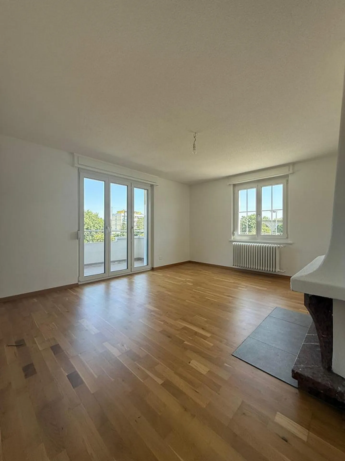 Appartamento moderno di 4,5 locali al 2° piano con due balconi - Foto 3 di 12