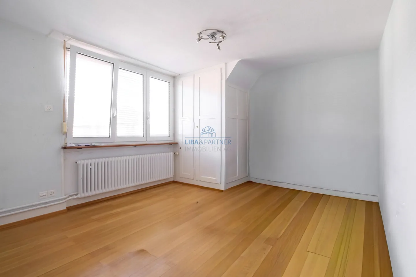 Maison de ville rénovée avec style, 6 chambres, jardin et terrasse - Photo 11 sur 14