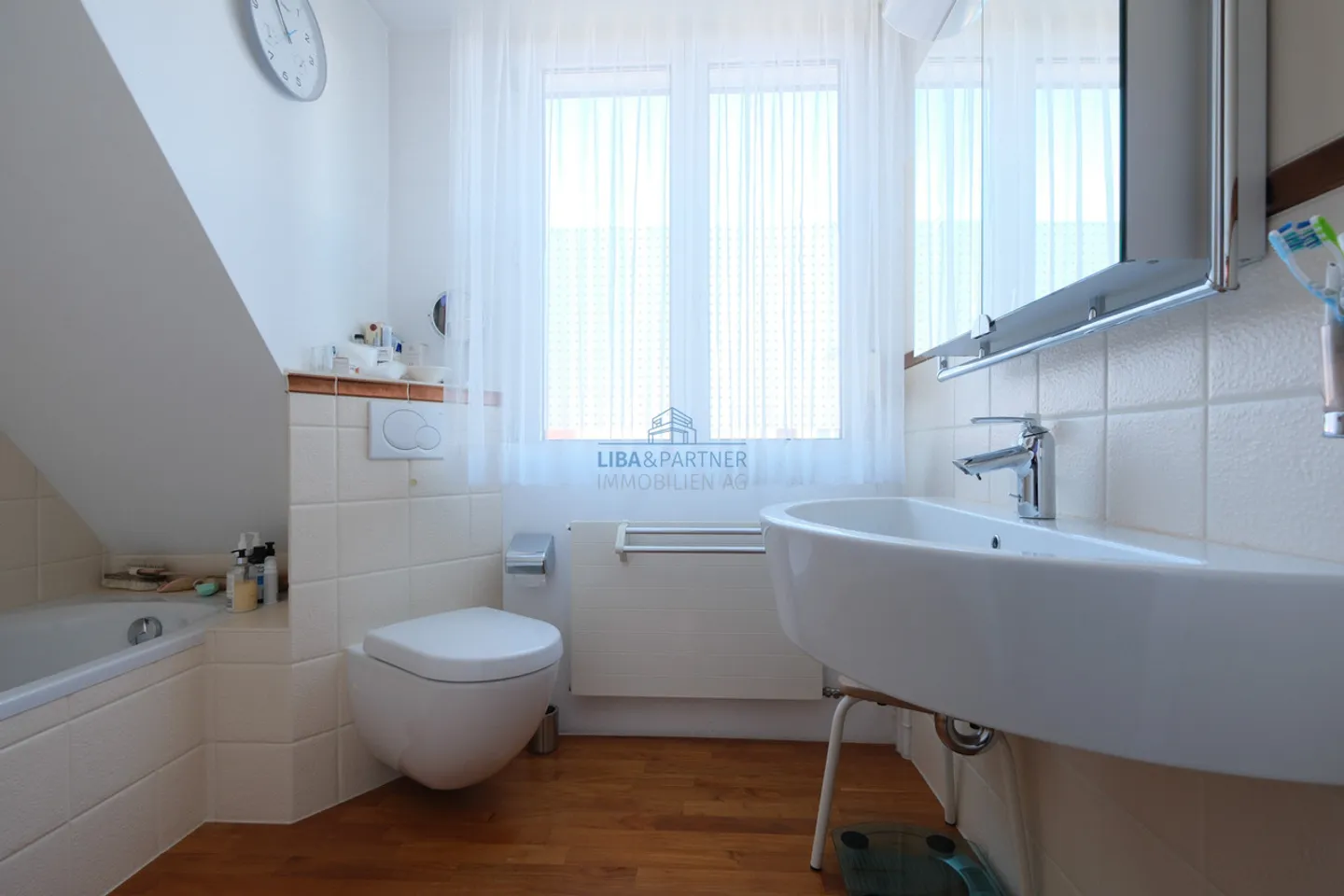 Maison de ville rénovée avec style, 6 chambres, jardin et terrasse - Photo 12 sur 14