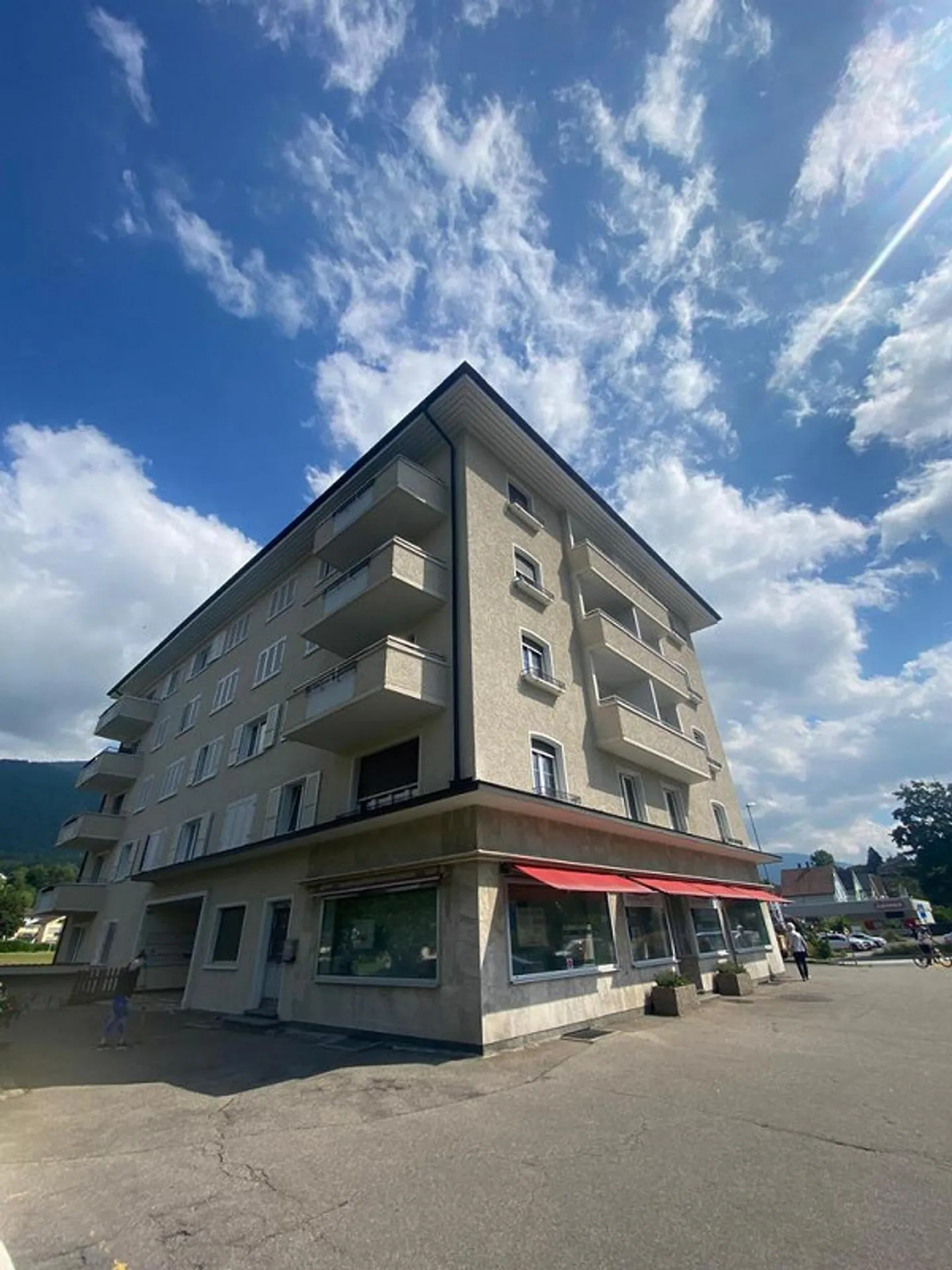 Appartamento moderno di 4,5 locali al 2° piano con due balconi - Foto 12 di 12