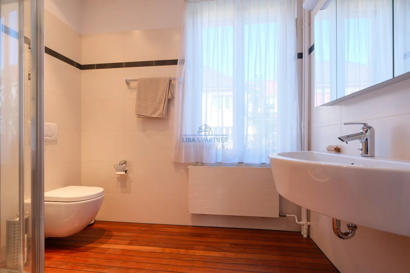 Maison de ville rénovée avec style, 6 chambres, jardin et terrasse - Photo 10 sur 14