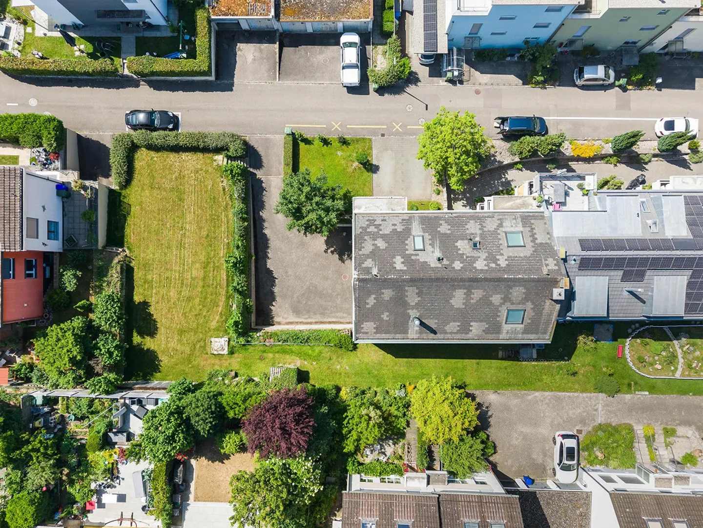 Casa plurifamiliare con 5 unità abitative e riserva di terreno adiacente - Foto 13 di 17
