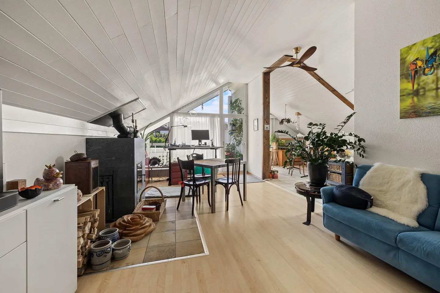 Casa plurifamiliare con 5 unità abitative e riserva di terreno adiacente - Foto 10 di 17