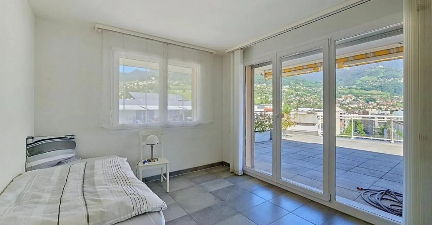 Wunderschöne 4-Zimmer-Penthouse mit großer Terrasse und Panoramablick - Foto 10 von 13