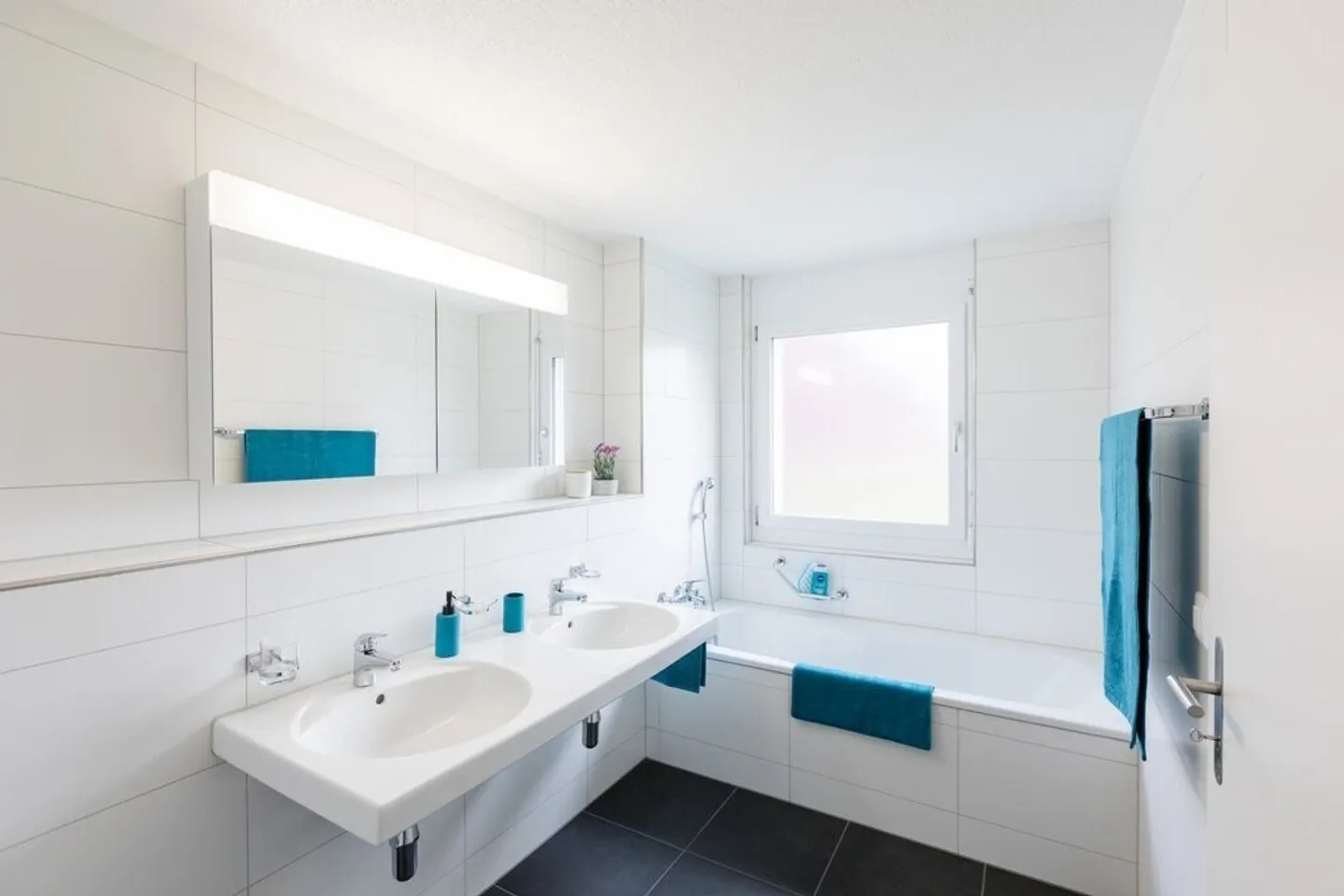 Perfect for Singles and Couples - Photo 6 of 7