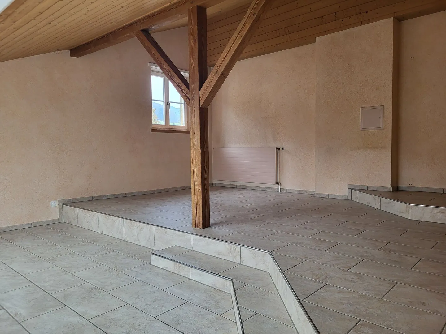 Appartamento luminoso di 3,5 stanze pronto per essere abitato a Fricktal - Foto 2 di 7