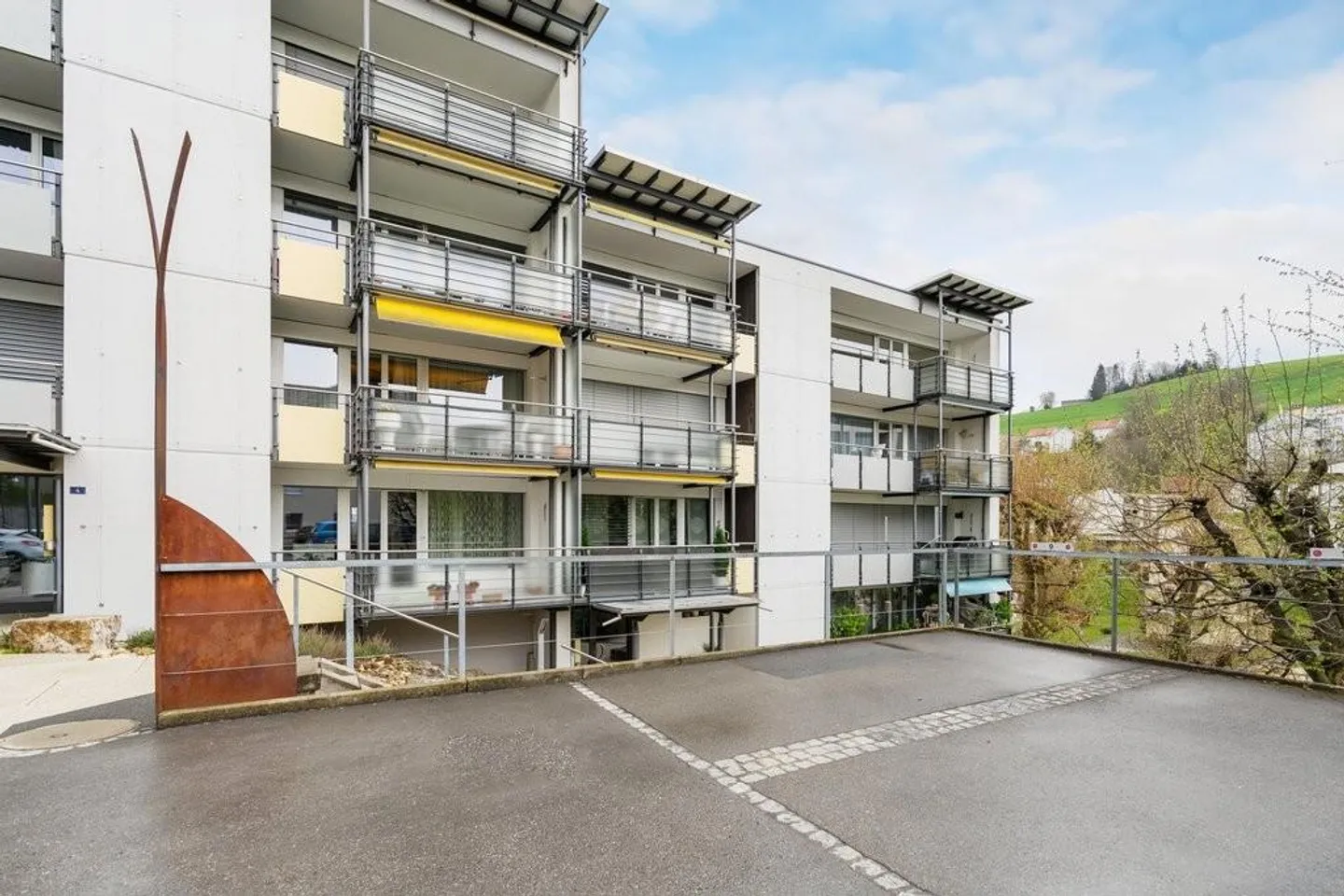 Family-friendly living with a view of greenery - Photo 1 of 6