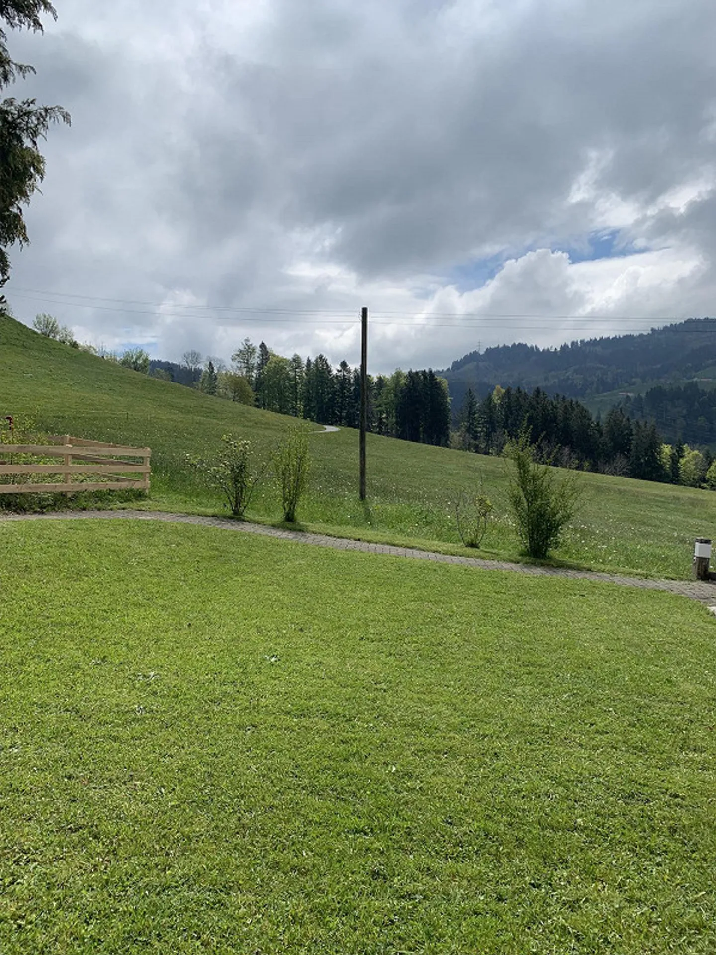 Charmante appartement sous les combles avec accès au jardin dans une maison Appenzeller - Photo 6 sur 12