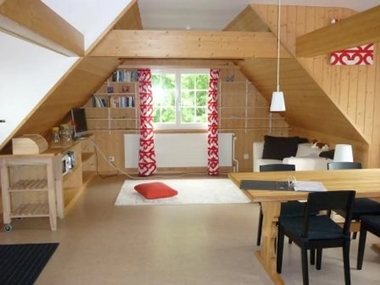 Charmante appartement sous les combles avec accès au jardin dans une maison Appenzeller - Photo 7 sur 12