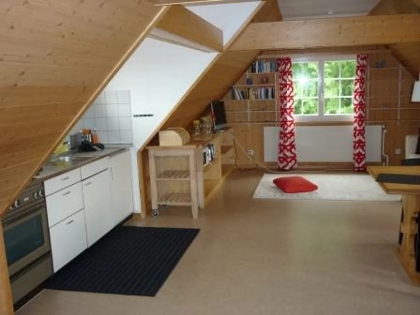 Charmante appartement sous les combles avec accès au jardin dans une maison Appenzeller - Photo 8 sur 12