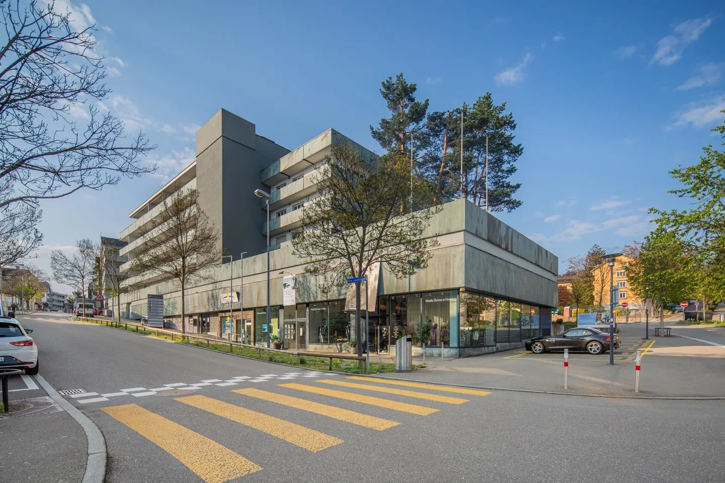 Garez-vous sans souci au cœur de Thalwil - Places de parking souterrain disponibles immédiatement - Photo 4 sur 5