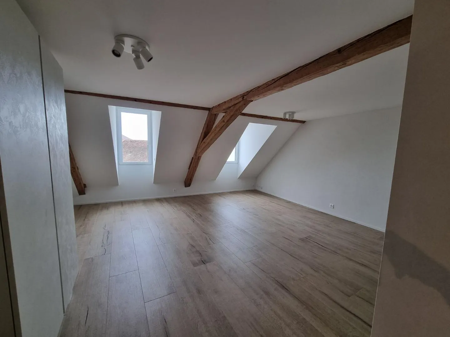 Appartement avec 2,5 pièces + espace de grenier - Photo 5 sur 8