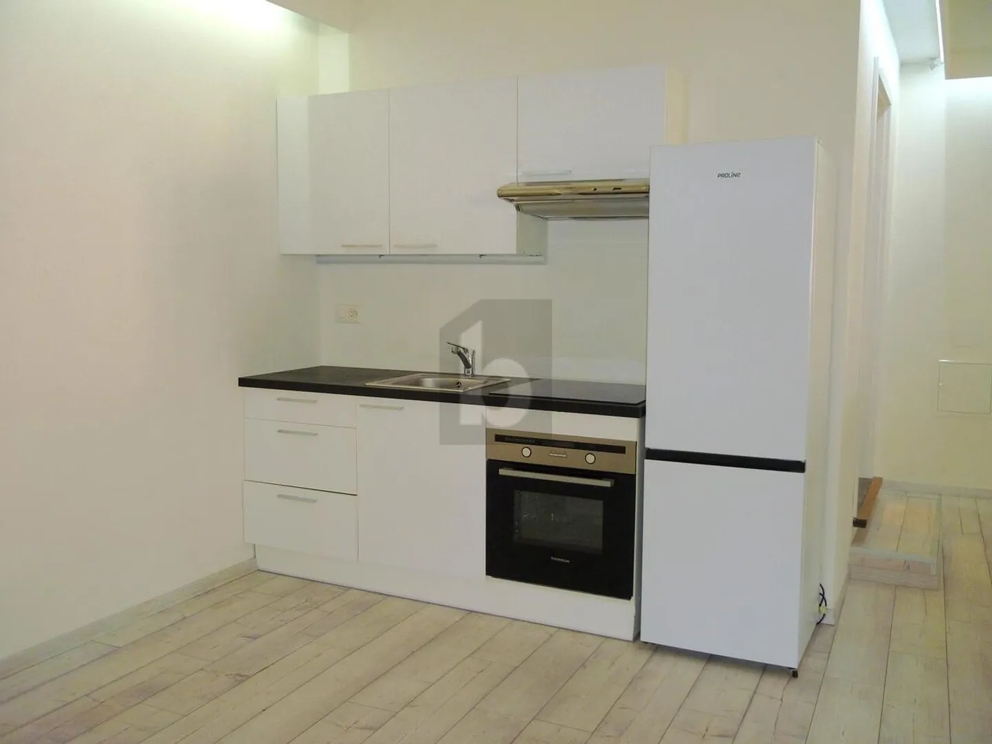 Appartement Spacieux Rénové - Photo 3 sur 5