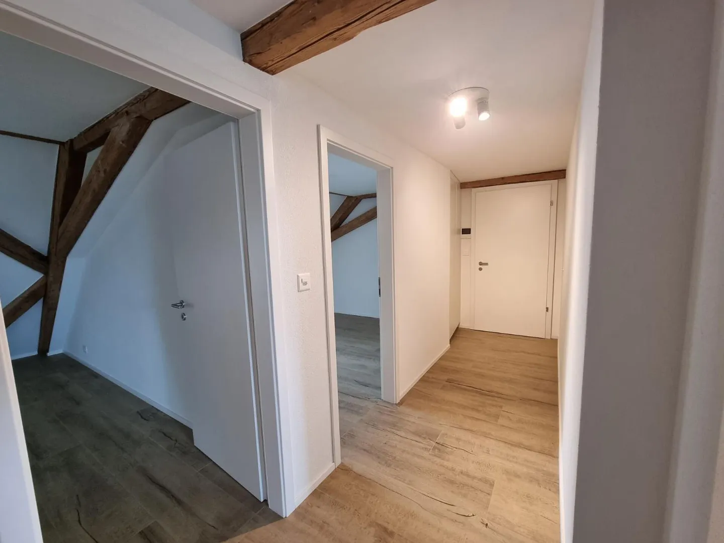 Appartement avec 2,5 pièces + espace de grenier - Photo 8 sur 8