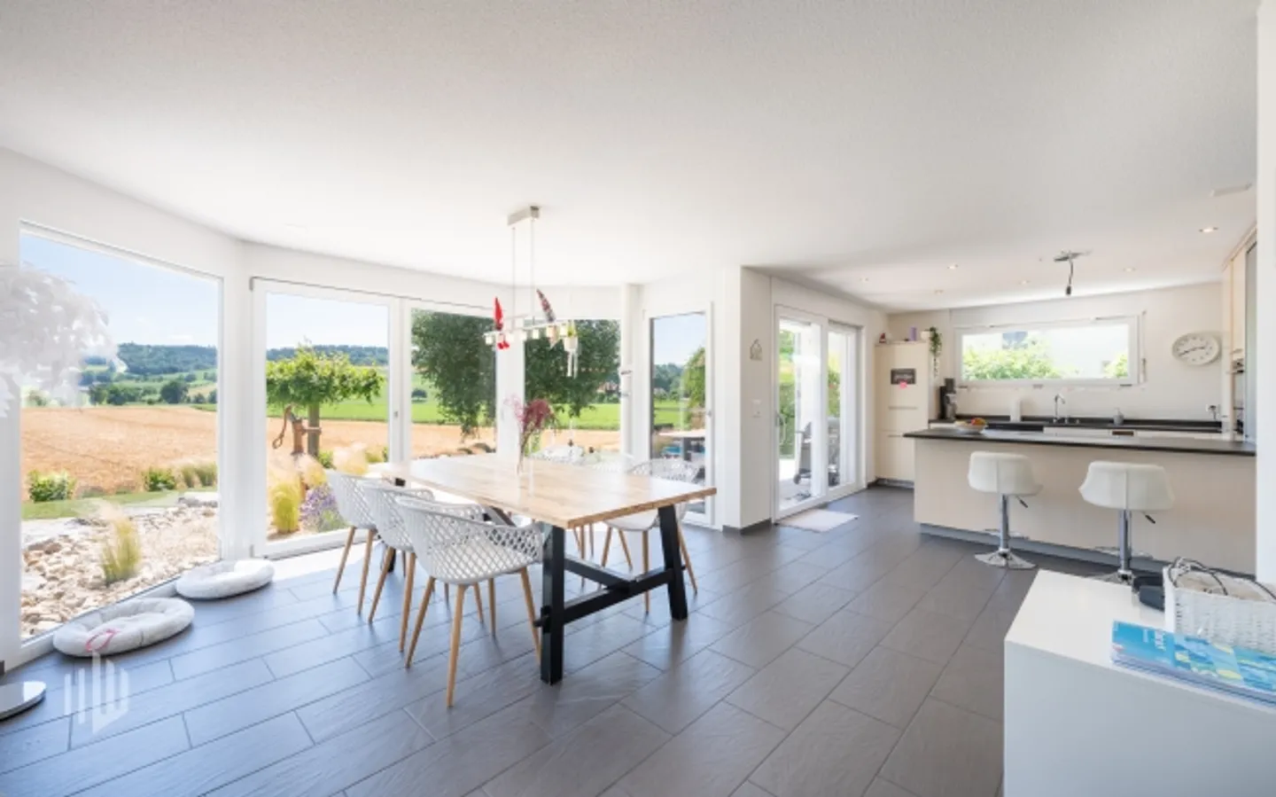 ImmoWyss - Rêve de Famille avec Jardin, Piscine et Beaucoup d'Espace pour Vivre - Photo 4 sur 16