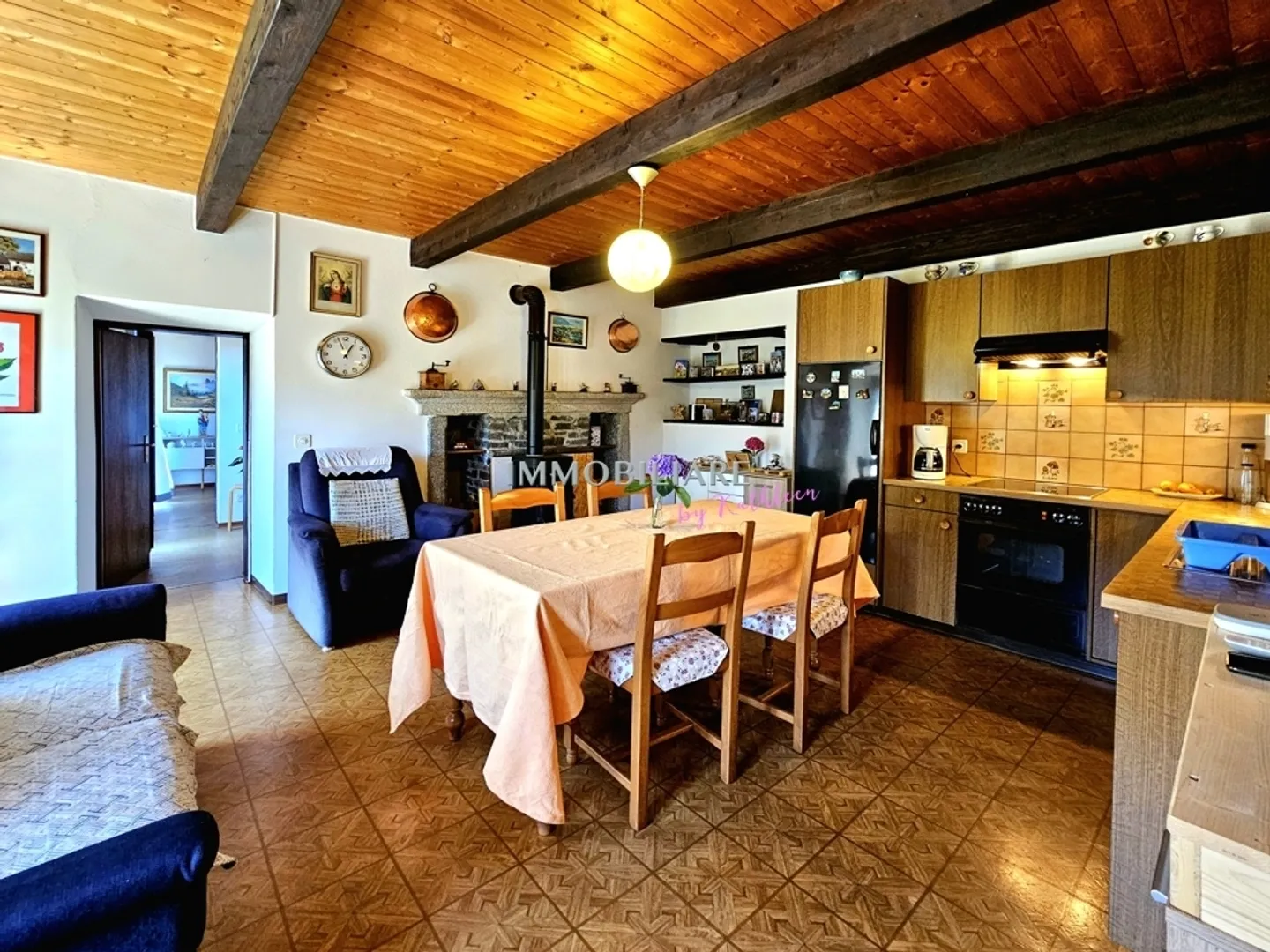 Maison tessino originale avec vue et jardin dans le noyau d'Auressio - Photo 4 sur 13